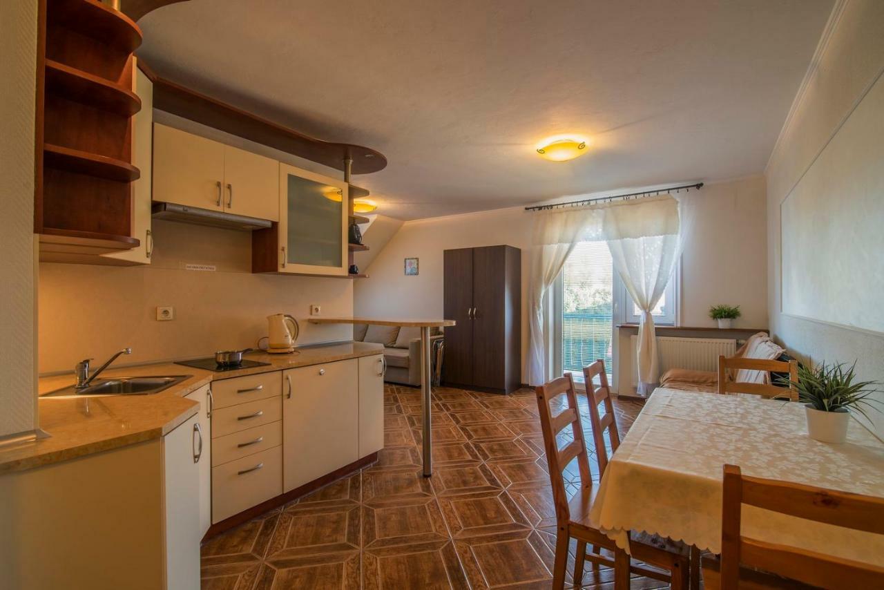 Pionow Rodzinne Apartamenty Urocza 10 Krynica Morska Exteriör bild