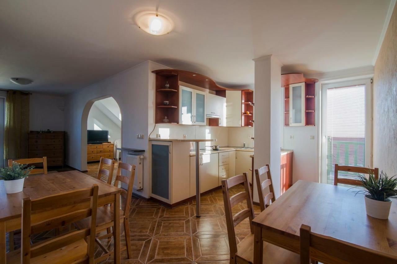 Pionow Rodzinne Apartamenty Urocza 10 Krynica Morska Exteriör bild