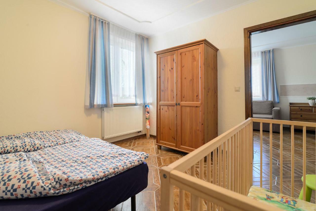 Pionow Rodzinne Apartamenty Urocza 10 Krynica Morska Exteriör bild